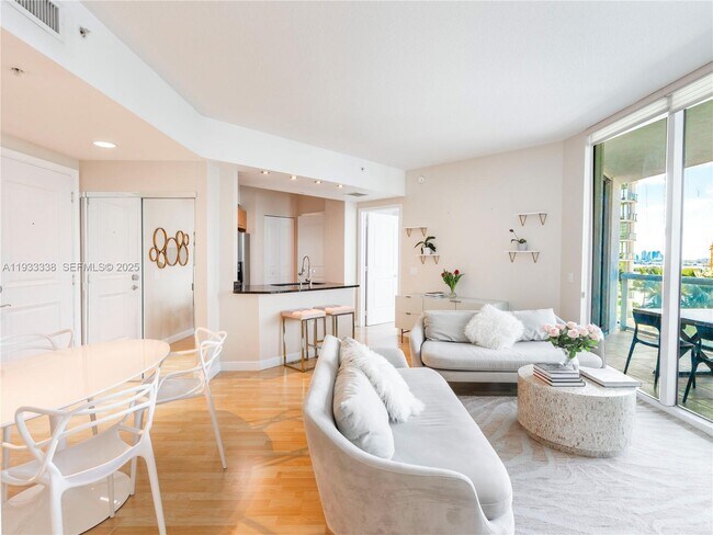 Foto del edificio - 480 NE 30th St