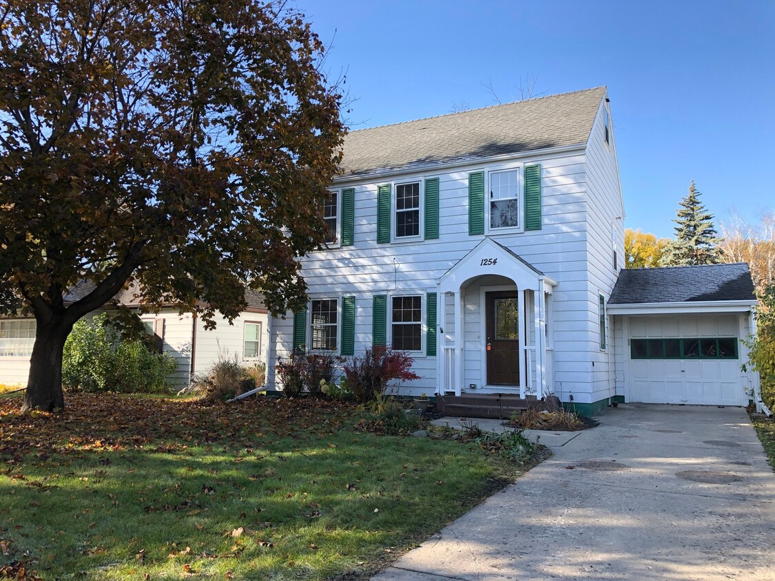 Foto principal - 3 Bedroom House w/Bonus Loft in North Fargo