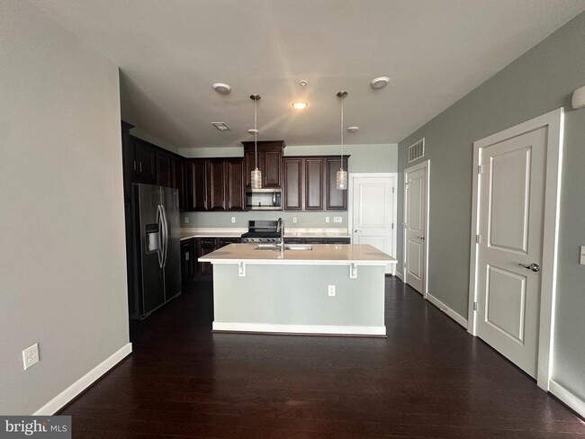 Foto del edificio - 13338 Arrowbrook Centre Dr