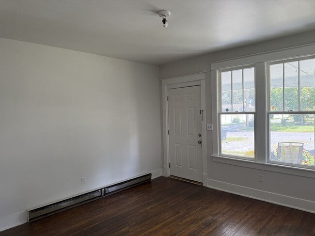 Building Photo - 207 E Lauderdale St