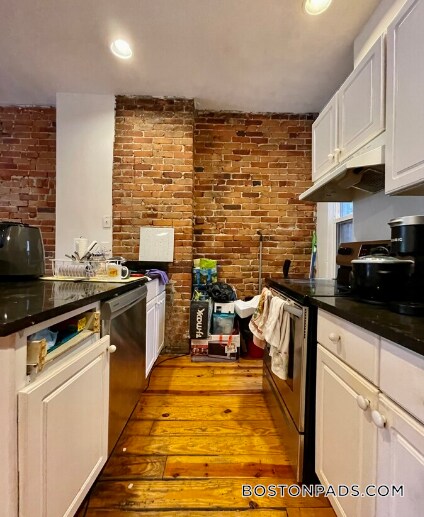 Foto del edificio - 216 Hemenway St