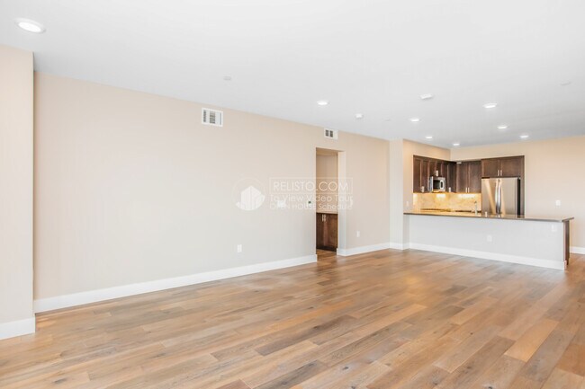 Building Photo - 400 Mariners Island Blvd