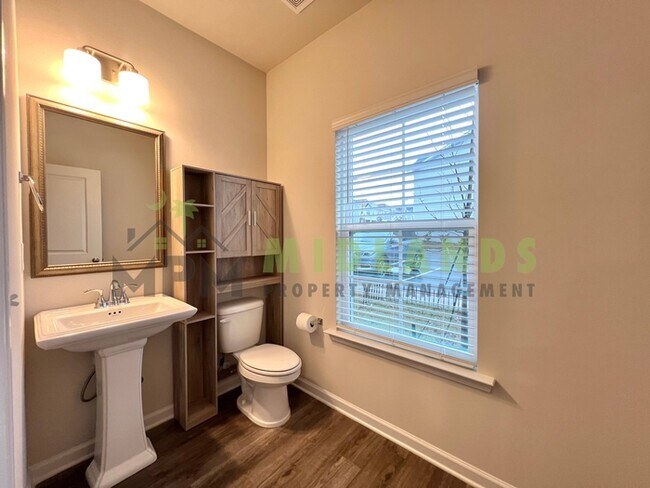 Foto del edificio - 822 Yellow Swan Ln