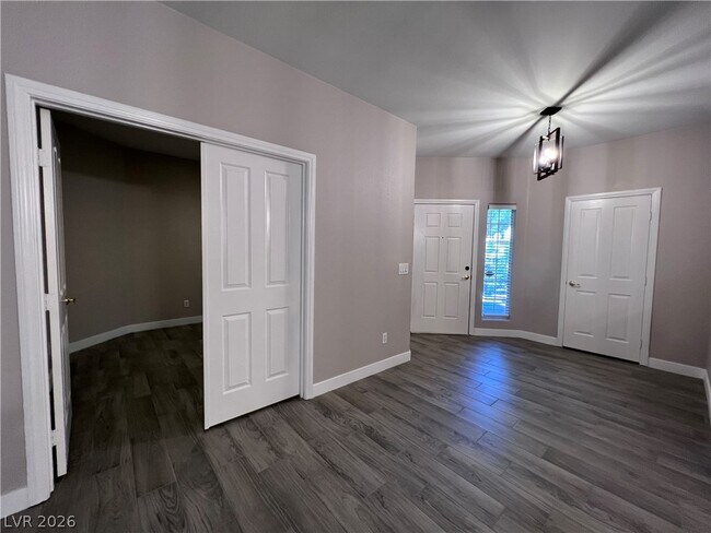 Foto del edificio - 693 Kentons Run Ave