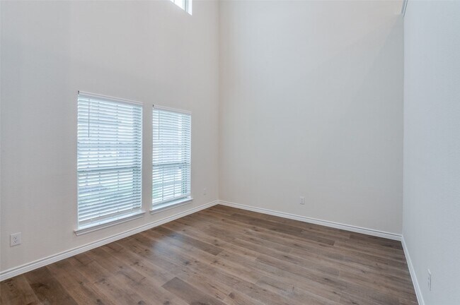 Foto del edificio - 4016 Moss Rd