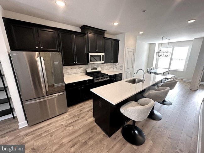 Building Photo - 127 Capital Ct