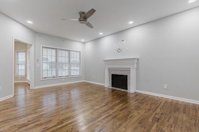 Building Photo - 404 Michigan Ave