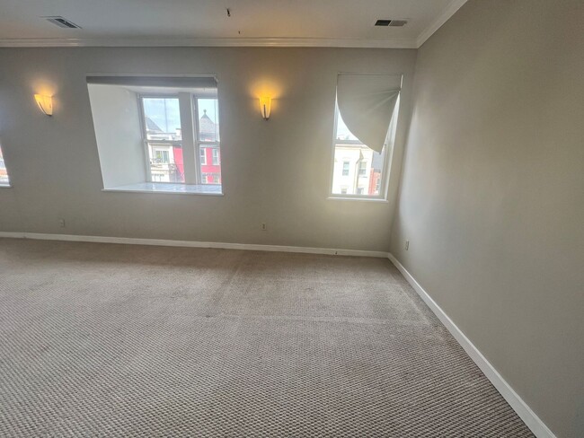 Foto del edificio - Charming Studio Unit Condo in Dupont Circle!