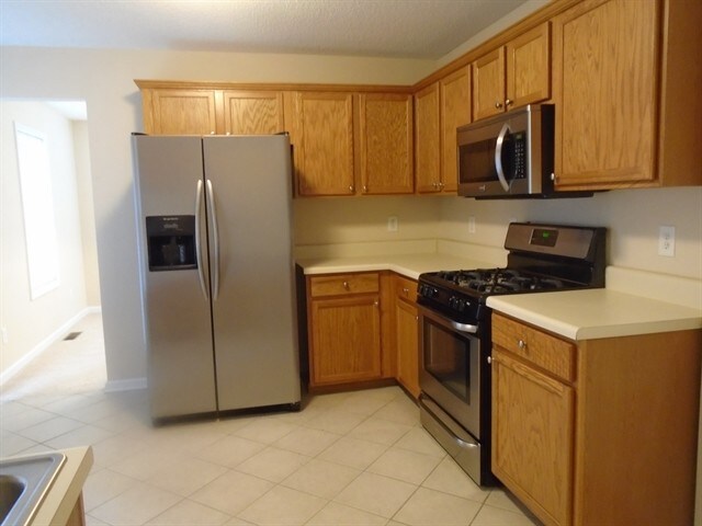 Building Photo - 76 Oak Springs Ln