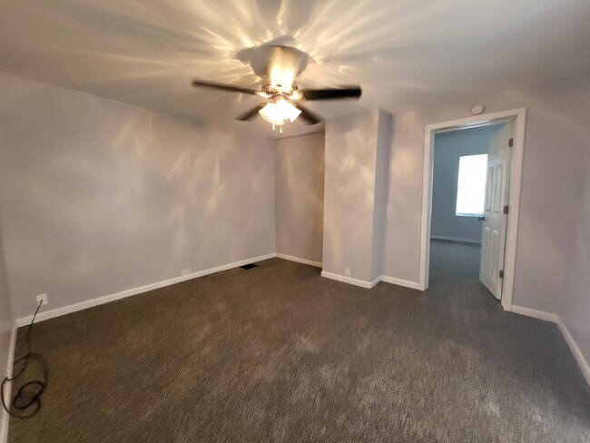 Foto del edificio - 619 E 18th St