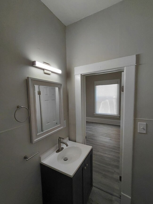 Building Photo - 316 Maple Ave