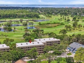 Building Photo - 1942 Golf View Dr