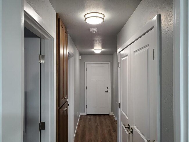 Foto del edificio - 220 Cheryl Ln