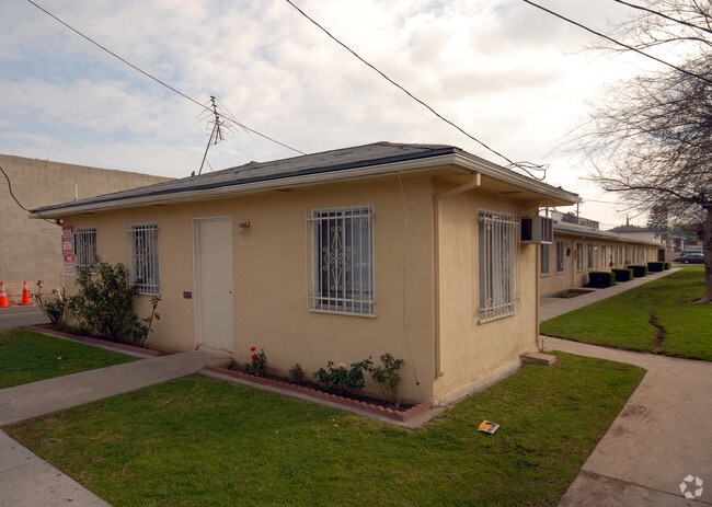 Building Photo - 432 N Poplar Ave