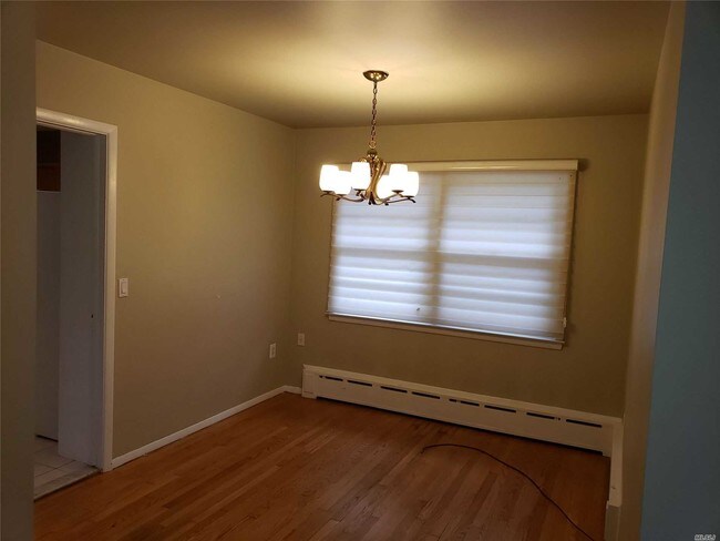 Building Photo - 11 Alyssum Ave