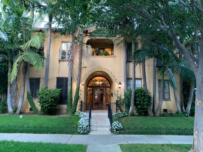 Building Photo - 260 S Reeves Dr