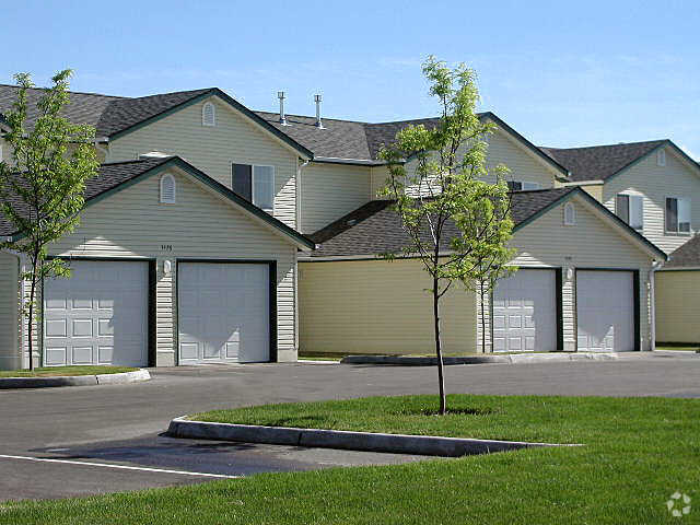 Building Photo - Creekside Arbour