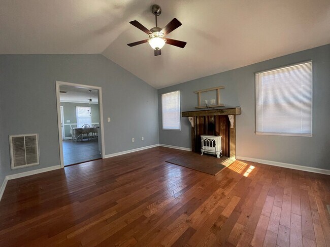 Foto del edificio - 2 Bedroom/2 Bath Home in Albemarle