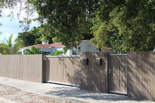 Photo - 227 NW 59th St House