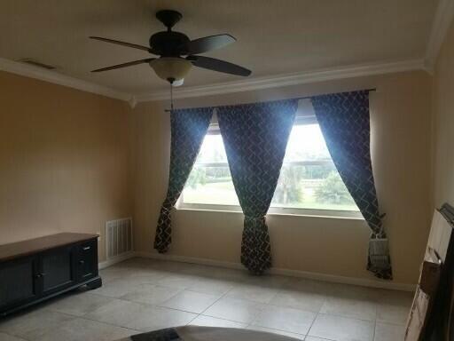 Foto del edificio - 382 E Royal Palm Rd