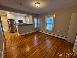 Building Photo - 222 Banks St