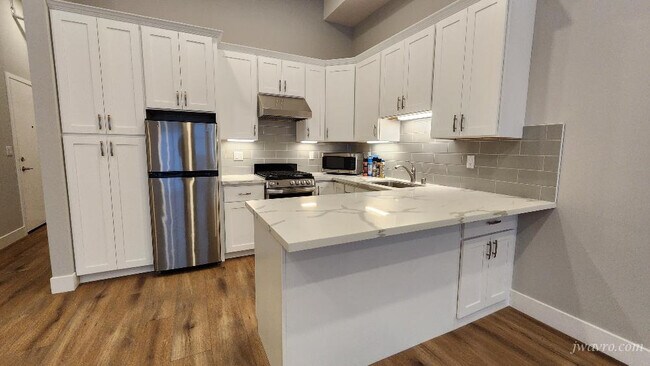 Building Photo - 816 Taraval St