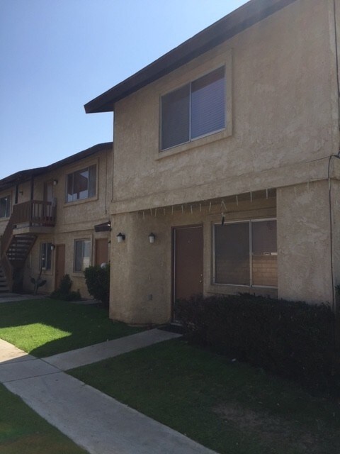 Primary Photo - 804 Raaberg Way