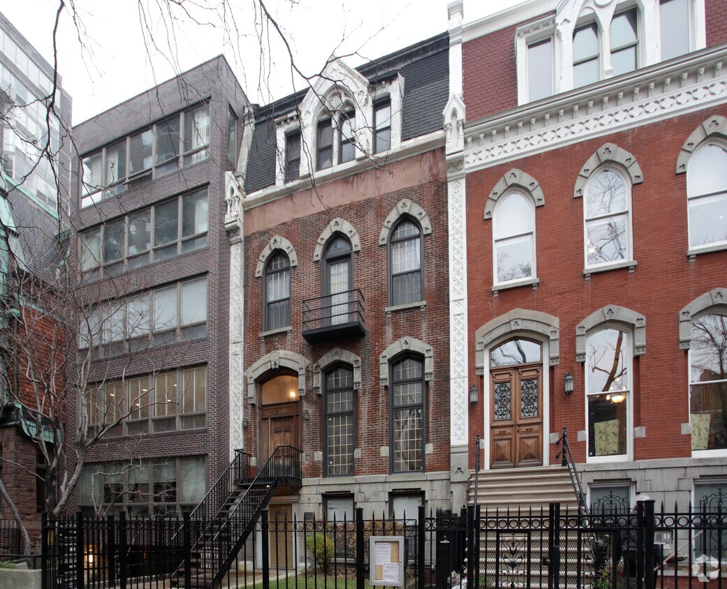 1239 N Dearborn St, Chicago, IL 60610 Apartments in Chicago, IL