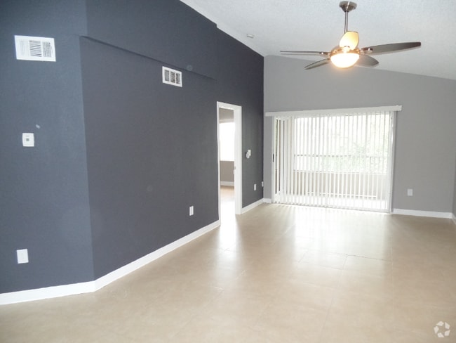 Building Photo - 2850 N Oakland Forest Dr