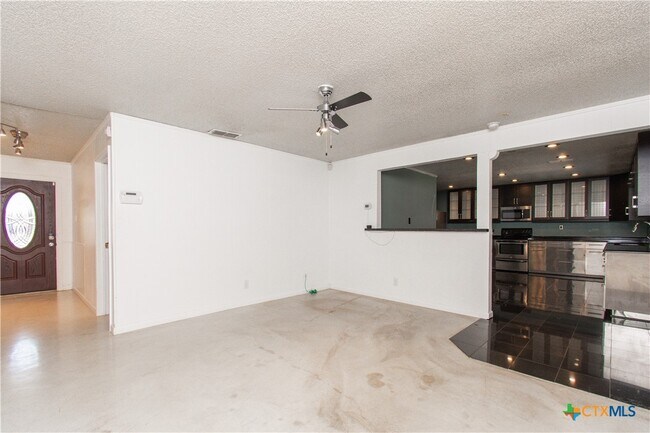 Foto del edificio - 2524 Berkett Dr