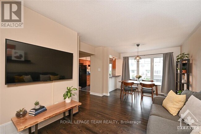 Photo du bâtiment - 2042 Madrid Ave