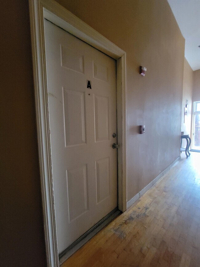 Building Photo - 409 53rd St