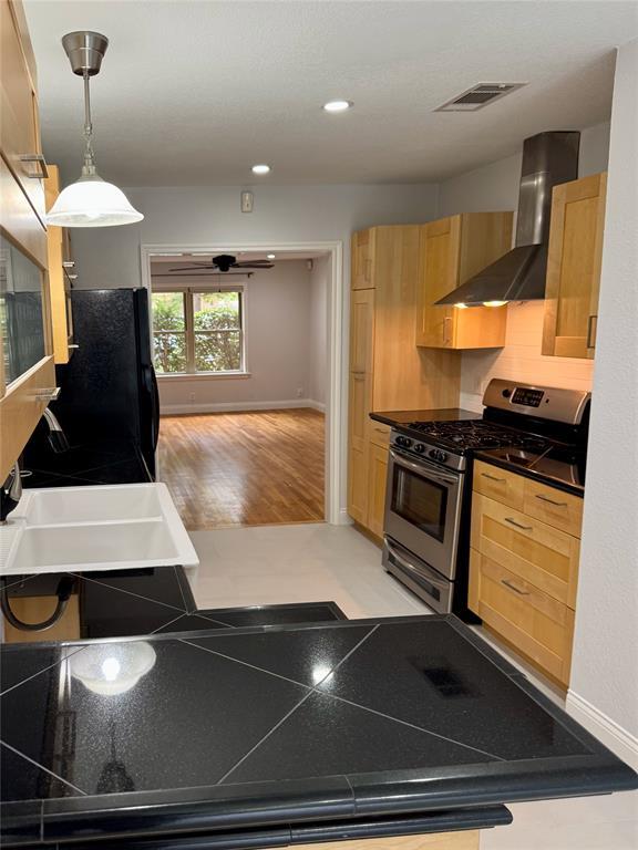 Foto del edificio - 1009 Alegria Rd