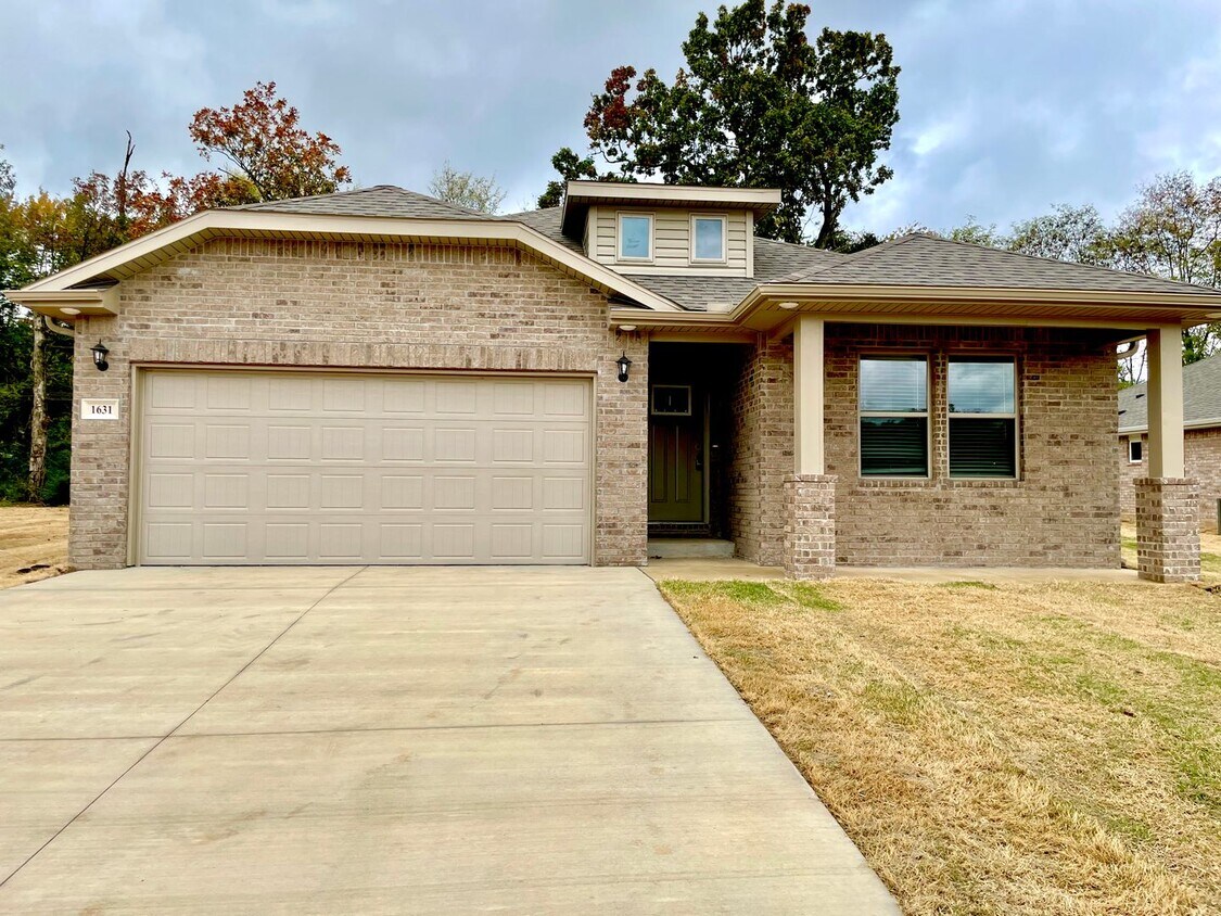 Brand New 4BD in New Subdivision! HALF OFF... House Rental in