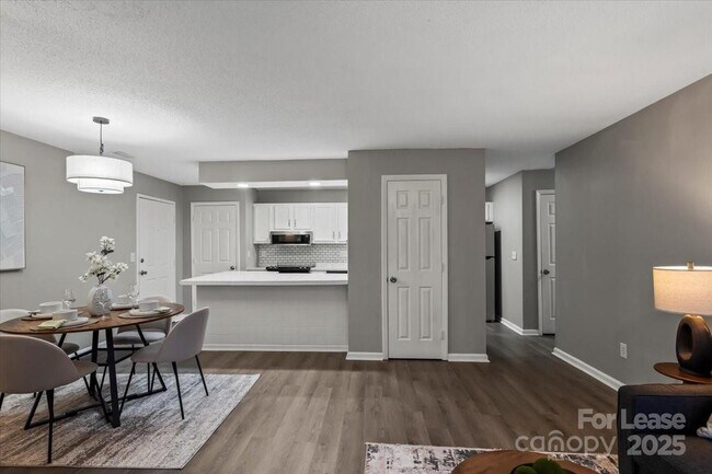 Foto del edificio - 6224 Rosecroft Dr