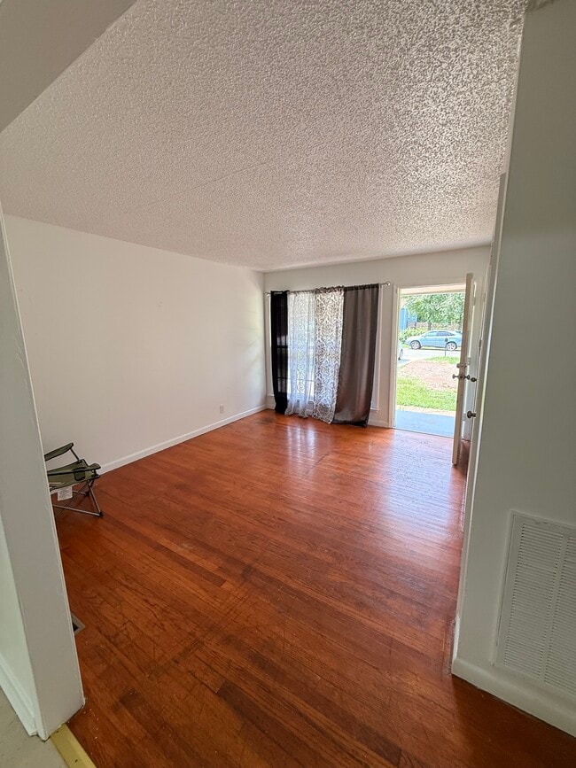 Building Photo - 3412 Olsen Ln