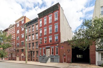 Building Photo - 123 Clinton St