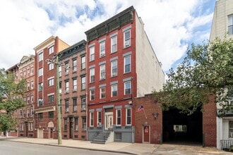 Building Photo - 123 Clinton St