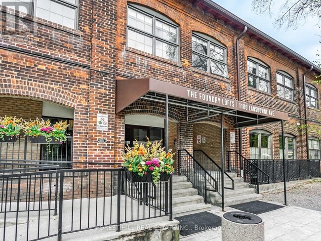 Building Photo - 1100-1100 Lansdowne Ave