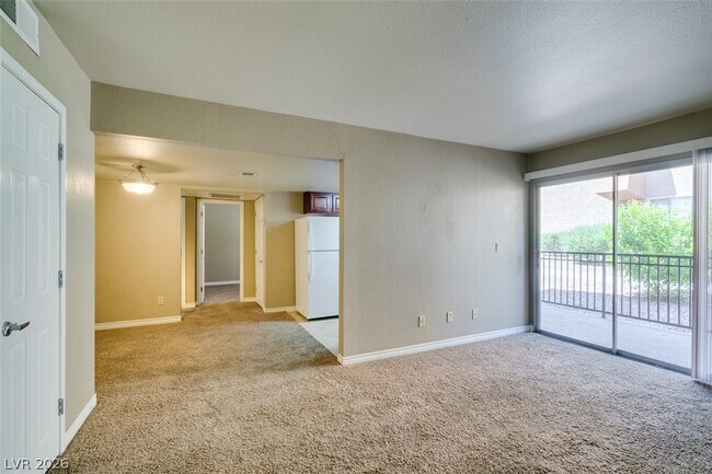 Building Photo - 4450 Sandy River Dr