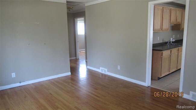 Building Photo - 121 Radcliff St