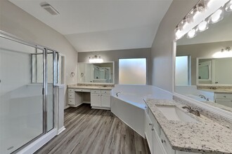 Building Photo - 18610 Willow Cove Dr