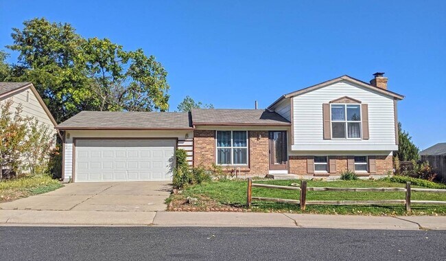 Building Photo - 3 BR/2 BA in Desirable Lafayette Neighborhood