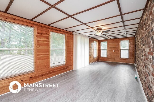 Building Photo - 4336 Central Valley Dr