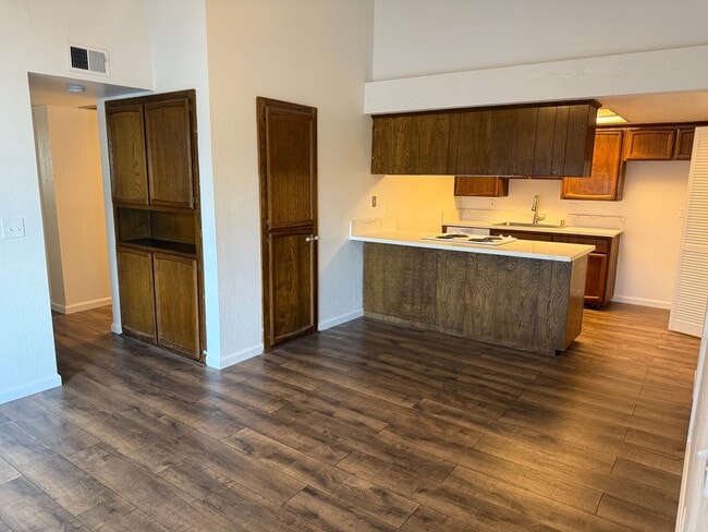 Building Photo - Spacious 3bd/2ba Fair Oaks Duplex with 2 Garage