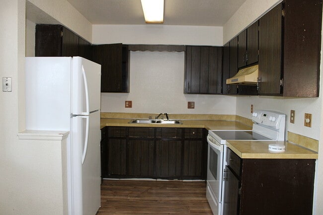 Building Photo - 2210 Montview Rd