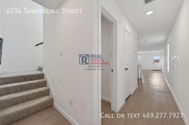 Building Photo - 6234 Sanderling St