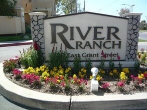 Building Photo - 220 E Grant St