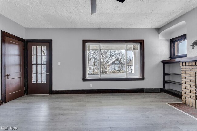 Building Photo - 3459 W 119th St