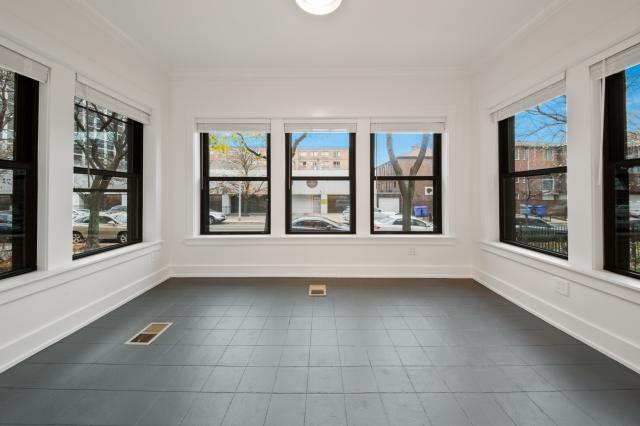 Building Photo - 3 bedroom in Chicago IL 60613